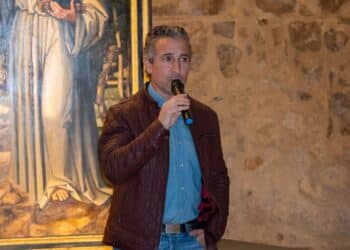Agustín Cuenca, presidente de la Segoviana, durante la presentación de la tercera equipación./HÉCTOR CRIADO