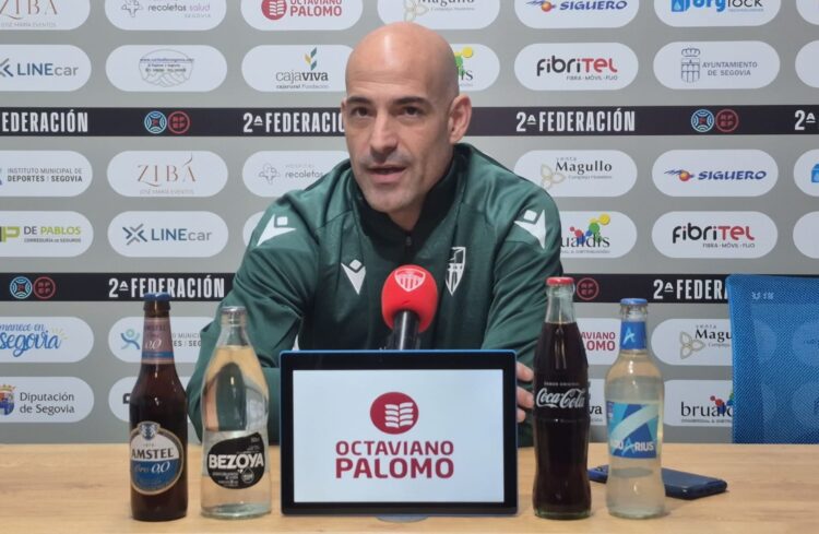 Ricardo, el ‘Caparrós’ de la Segoviana 1 Ricardo de Andrés, en la rueda de prensa previa al encuentro ante el Rayo Cantabria./ JUAN MARTÍN-G. SEGOVIANA