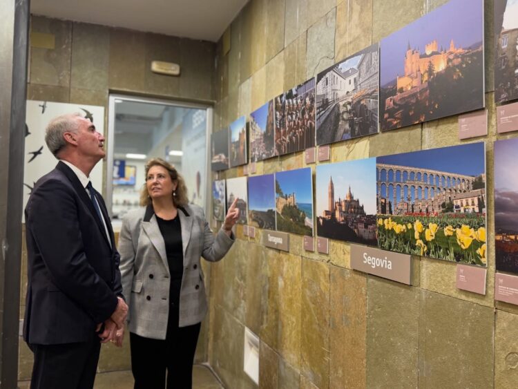 Mazarías y Escobar en la inauguración. /AYUNTAMIENTO DE SEGOVIA