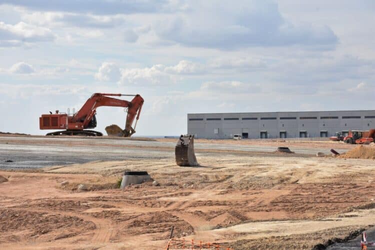 Obras en el polígono industrial de Los Hitales, en Bernuy de Porreros. /Héctor Criado