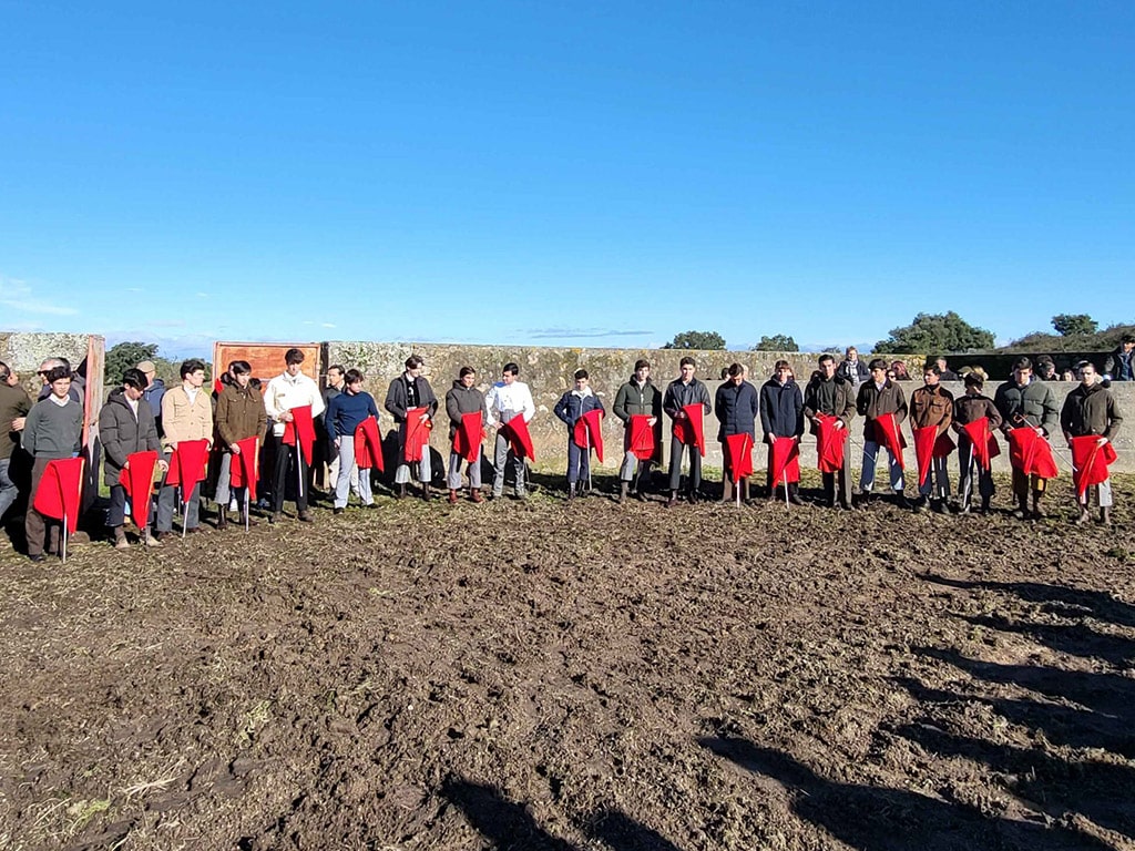 Jorge Oliva y Daniel Hernández avanzan en el Bolsín Mirobrigense 2 Participantes en el primer tentadero del Bolsín Mirobrigense en Idanha A Nova (Portugal). / BOLSÍN MIROBRIGENSE