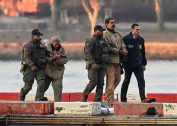 El presidente de Venezuela Nicolas maduro y su mujer Cilia Flores llegan al heliopuerto de Wall Street en su traslado al juzgado federal de Manhatthan