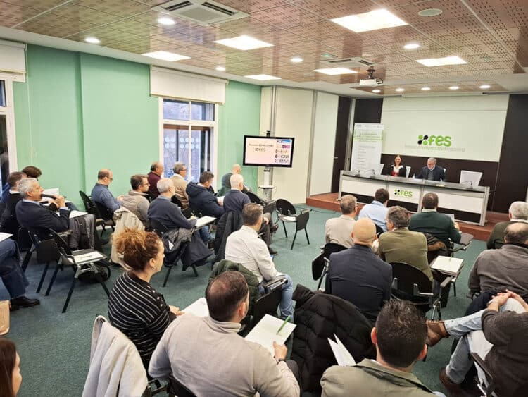 La FES reclama políticas de vivienda, medidas frente al peaje y avances industriales 1 Reunión de las comisiones de trabajo de la FES de cara a las elecciones. / FES