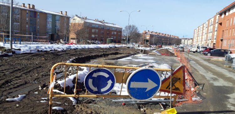 Situación actual de la Plaza de Bécquer en el barrio del Nueva Segovia. / HÉCTOR CRIADO