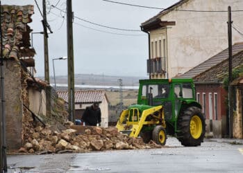 Inmueble derrumbado en la calle Sacramento de Zamarramala. / A.M.