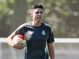 López de Lerma, con raíces segovianas, se hace cargo del Real Madrid Castilla 2 Julián López de Lerma, al frente de un entrenamiento con el Juvenil A del Real Madrid. / REAL MADRID