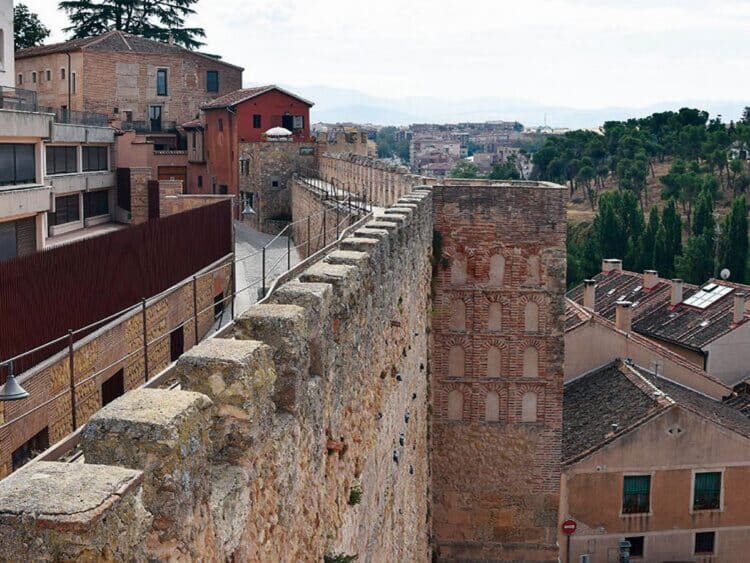 Tramo de la muralla de Segovia.