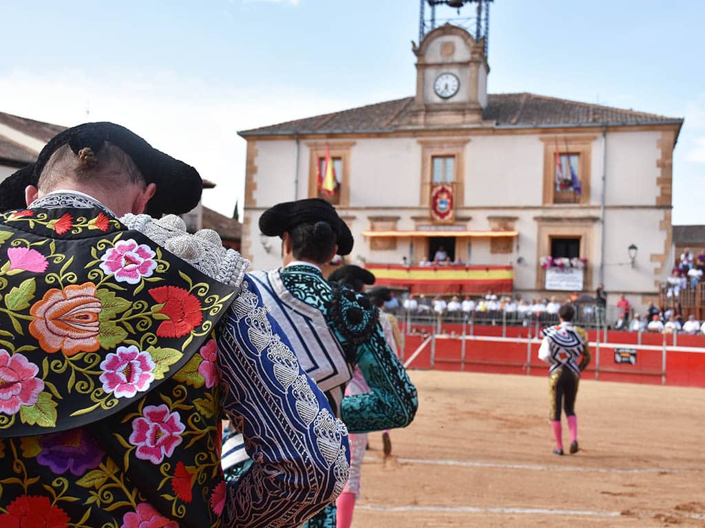 La temporada taurina en Segovia se cierra con un total de 361 festejos 5 Paseíllo en la Plaza de Toros de Riaza. / A.M.