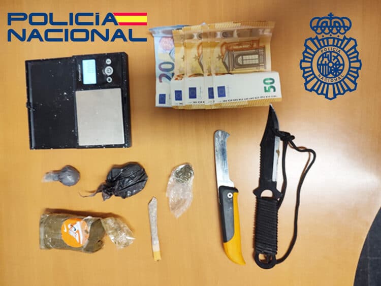 La Policía Nacional detiene a dos personas por tráfico de drogas en una fiesta ilegal en Hontoria 1 Material sustancias y dinero incautado en la operación. / POLICÍA NACIONAL