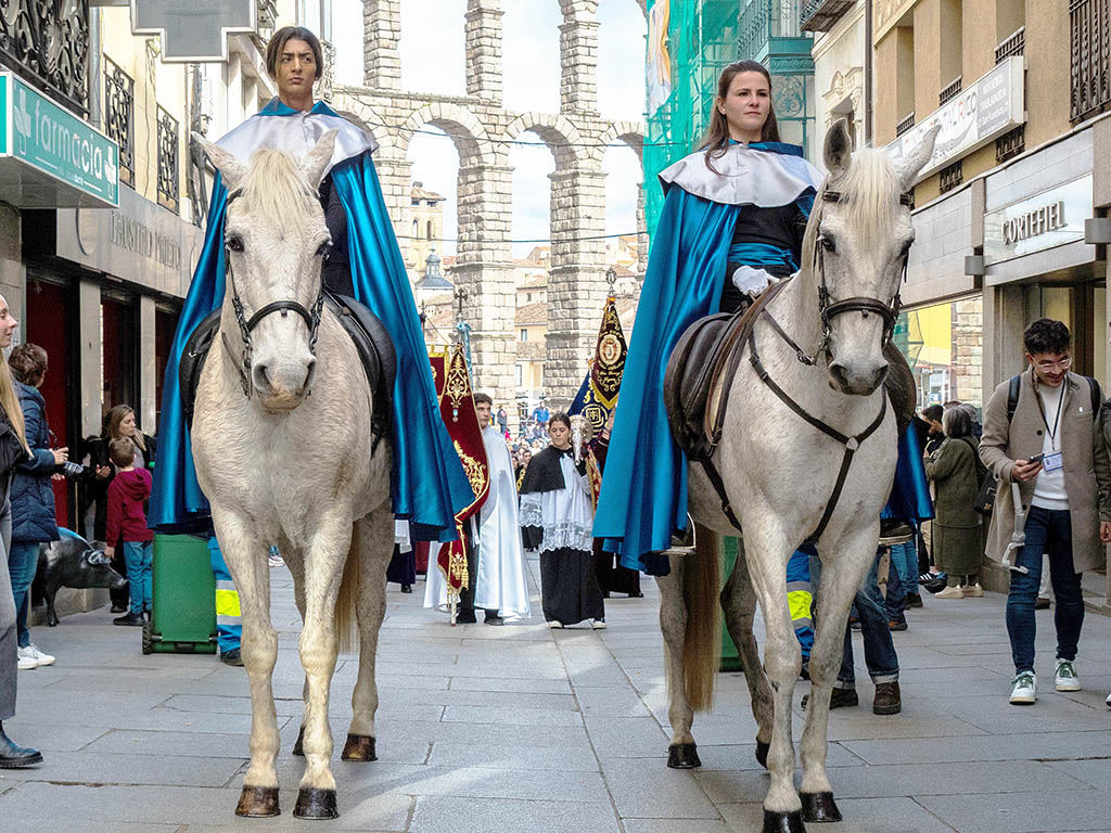 ‘Liberación’ de David Vidal y ‘Tiempo de recogimiento’ de Enrique del Barrio, cartel y vídeo de la Semana Santa de Segovia 2 Pregón inaugural de la Semana Santa (2025). / HÉCTOR CRIADO