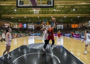 Un instante del duelo entre las selecciones de España y Canadá celebrado en el Pedro Delgado./E.A