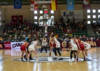 Instante previo al duelo entre las selecciones de España y Canadá celebrado en el Pedro Delgado./E.A