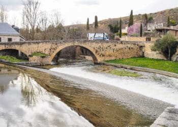 Río Eresma a su paso por la Casa de la Moneda. / HÉCTOR CRIADO