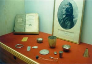 La Academia de Artillería en las exposiciones universales del siglo XIX 4 Vitrina dedicada al escritor parisino Marcel Proust.