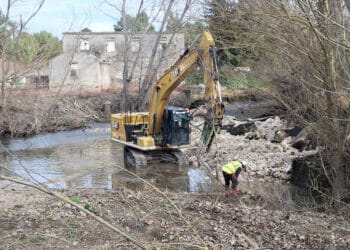 Intervenciones para la demolición de la presa de Mesa, en el río Cega. / F.D.