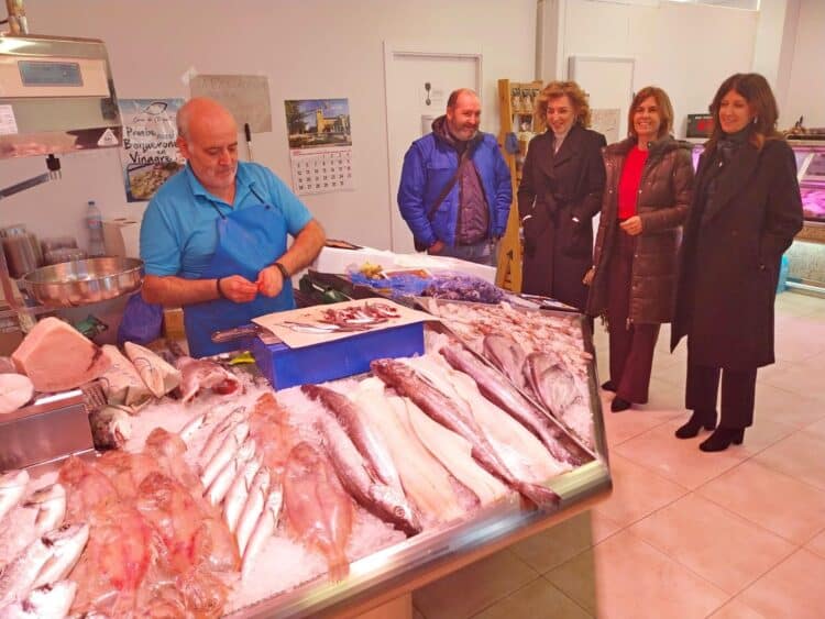 Visita a uno de los locales comerciales subvencionados con el programa / JCYL