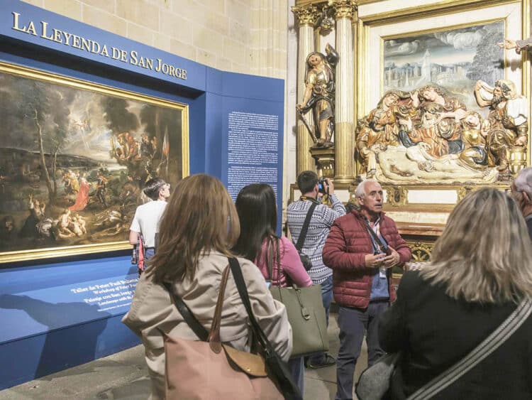 La Catedral marca en 2025 un nuevo máximo histórico con 562.848 visitantes, un 7% más 1 Visitantes a la Catedral de Segovia en 2025. / CATEDRAL DE SEGOVIA