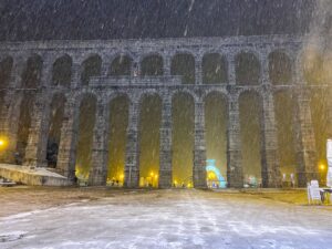 Blanca Navidad en la víspera de Reyes 2 acueducto noche
