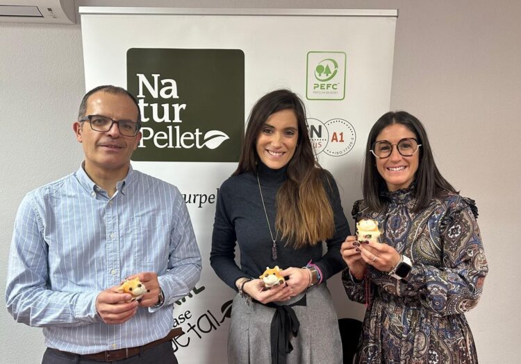 Naturpellet renueva su patrocinio de la Gala del Deporte de la ASPD 1 Un instante de la firma de convenio entre Naturpellet y la ASPD./ASPD