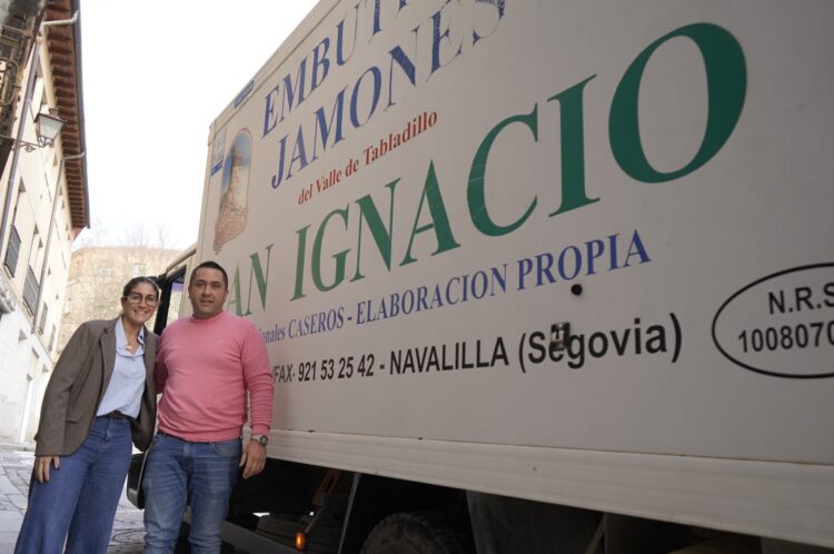 Firma de convenio entre Embutidos San Ignacio y la Asociación Segoviana de la Prensa Deportiva./ASPD