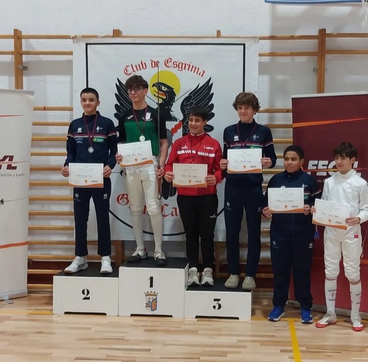 Julián Blanco,  campeón en espada M15 en Salamanca./ESGRIMA SEGOVIA