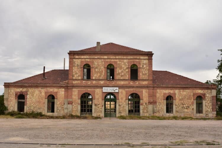 Convocada una concentración para salvar la estación de ferrocarril de Ortigosa de Pestaño 1 Estación de Ortigosa de Pestaño en una fotografía de archivo / E.A.