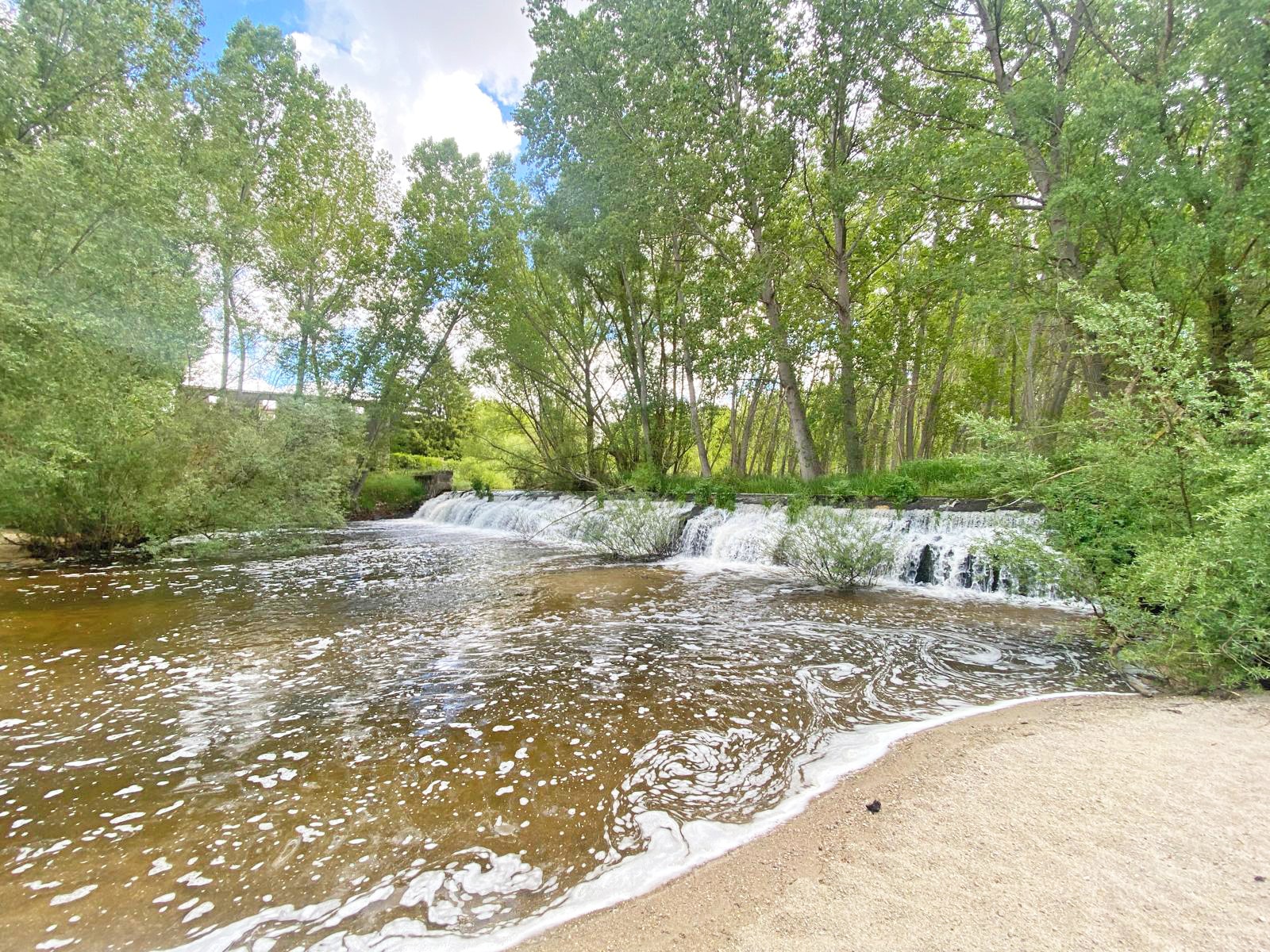 HOLA ¿HAY ALGUIEN AHÍ? 2 Presa de Mesa derribada en Veganzones.