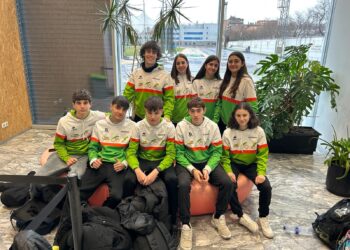 La delegación del club segoviano durante la cita en Valladolid./T.LACERTA