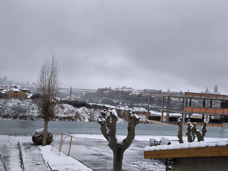 La provincia de Segovia amanece bajo un manto de nieve tras el paso de la borrasca Francis / E.A.
