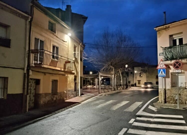 Mejora de la iluminación en las travesías / AYTO. DE PALAZUELOS DE ERESMA