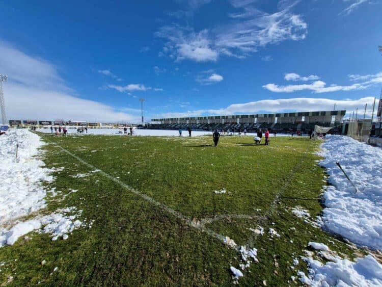 Estado del campo municipal de La Albuera a las doce y media de la mañana. / JUAN MARTÍN-G. SEGOVIANA