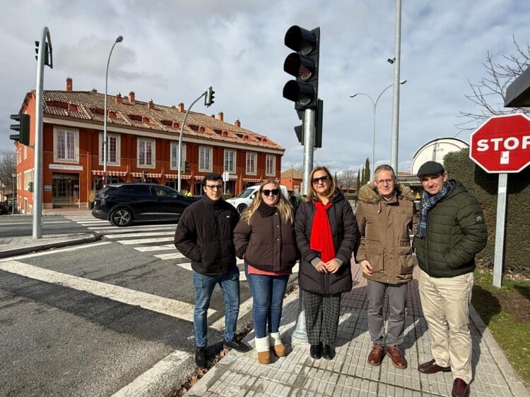 Transportes instala un semáforo en la travesía de la N-110 en Torrecaballeros para facilitar el paso de peatones / SUBDELEGACIÓN DEL GOBIERNO EN SEGOVIA