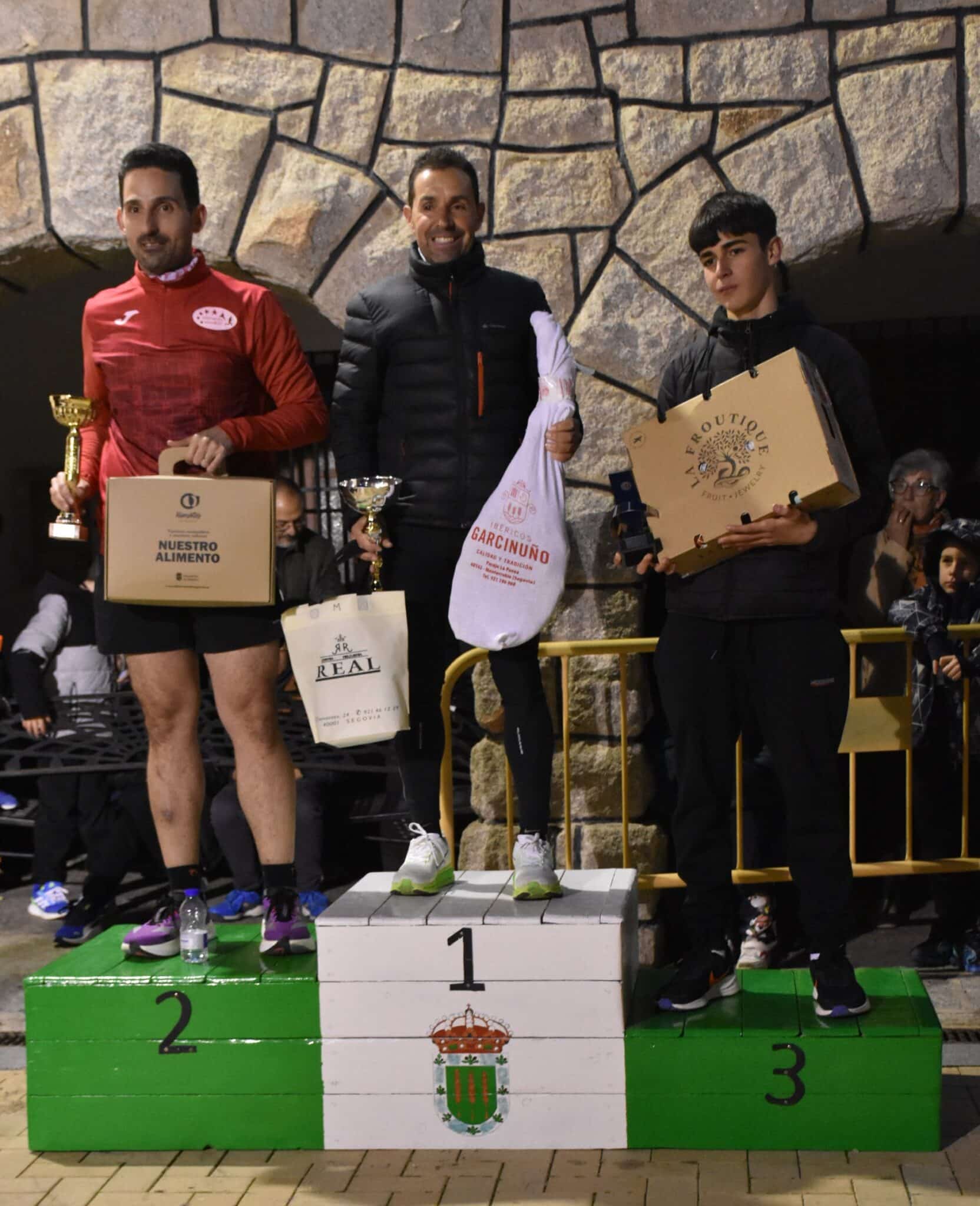 Zarzuela del Monte se vuelca con su San Silvestre 3 thumbnail PODIO SENIOR MASCULINO scaled