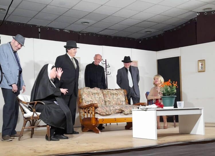 Grupo La Alborada de Hontoria en escena durante la anterior Muestra de Teatro / AMADOR MARUGÁN