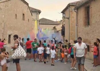 “Me parece un dato anecdótico, del que estamos orgullosos porque se traduce en que somos un pueblo joven y con mucho futuro” asegura el alcalde de Encinillas, Fernando Velasco. / LOURDES G.