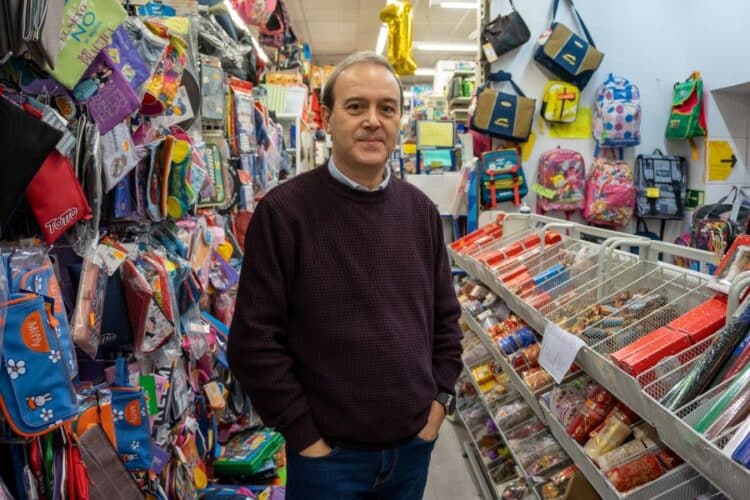 “La bajada de las ventas se debe a la transformación radical de los hábitos de consumo” explica Roberto Manso. / HÉCTOR CRIADO