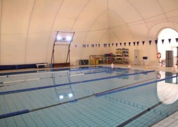 Piscina climatizada de Cuéllar en una fotografía de archivo / E.A.