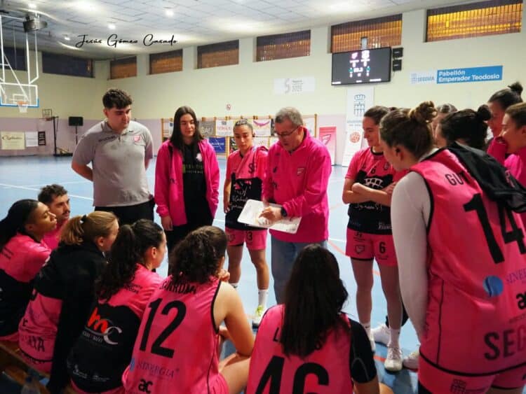 El Cochinillo Segoviano, en el pabellón Teodosio con el nuevo marcador al fondo./ JESÚS GÓMEZ CASADO