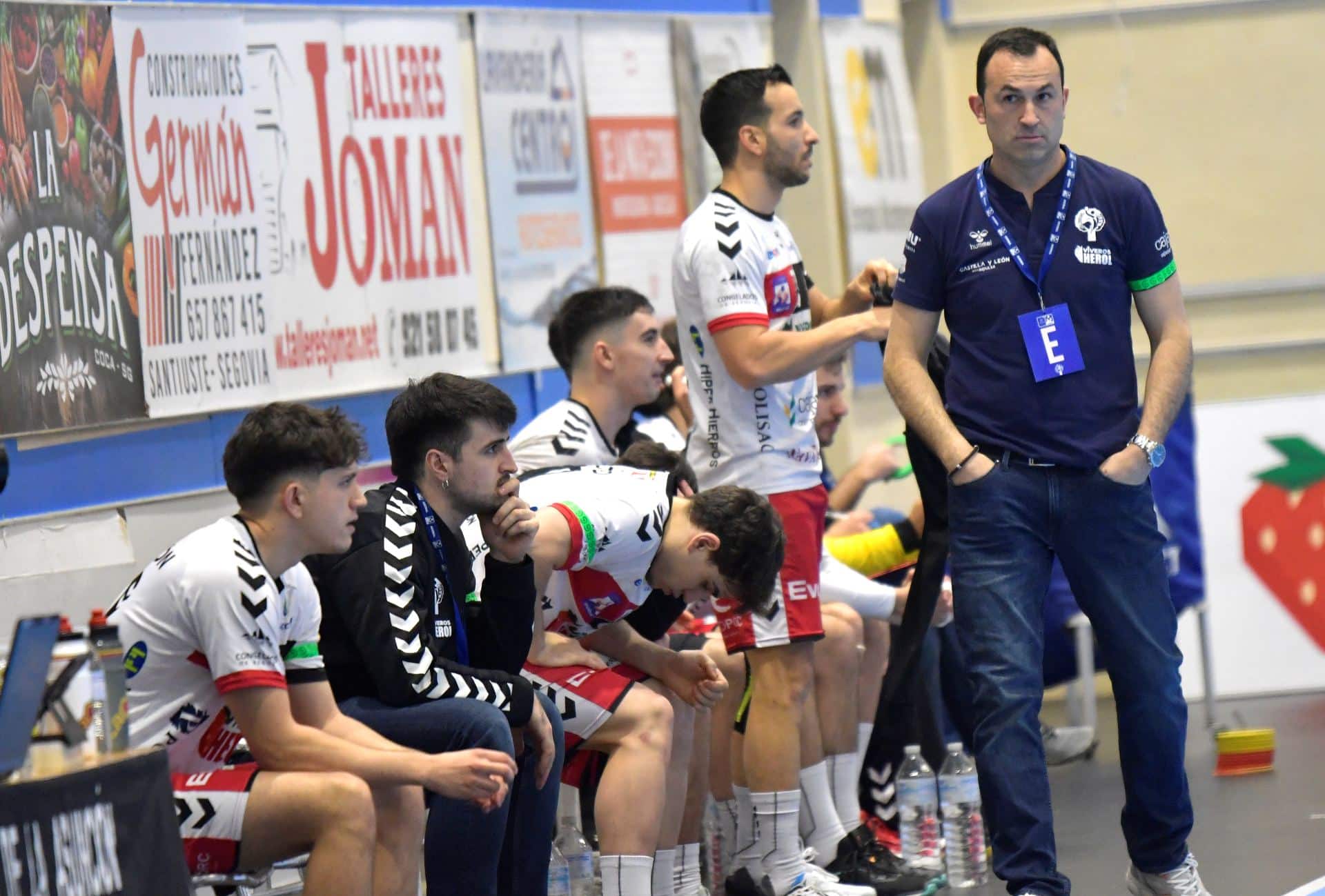 El BM Nava y el Tubos Aranda se reparten los puntos en la montaña rusa (32-32) 2 01 2w 1