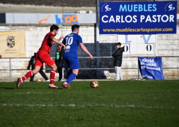 Imagen del encuentro jugado en Santa Clara por el Cuéllar Santa Teresa y la Gimnástica Ayllonesa./ DARÍO CACHORRO