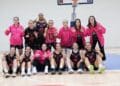 Las jugadoras del conjunto segoviano celebran su victoria en la pista leonesa./ SPORDEPORTE