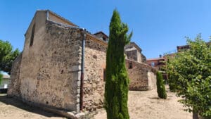 Prosperidad desde tiempos remotos 5 La iglesia románica de Nuestra Señora de la Asunción.