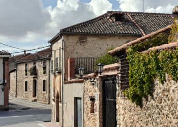 Unos 225 armuñanos pueblan en la actualidad el municipio de Armuña.