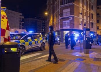 El suceso ocurrió a última hora de la tarde del martes en la calle Valencia. / David Arranz