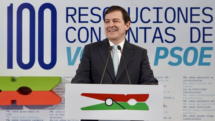 El presidente del PP de Castilla y León y candidato a la reelección al frente de la Junta, Alfonso Fernández Mañueco, comparece ante los medios de comunicación. / Miriam Chacón