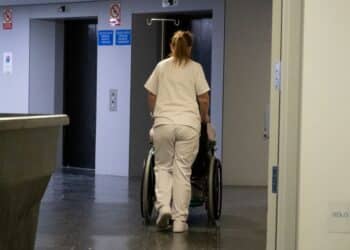 Pasillo en el Hospital de Segovia. / Héctor Criado