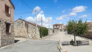 En las proximidades del Pirón (II) 4 Las calles de La Mata, perteneciente al ayuntamiento de Santiuste de Pedraza.