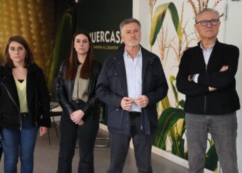 Vázquez, Rincón y Lázaro en la visita a Huercasa. /PP SEGOVIA