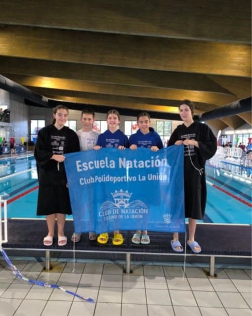 La delegación del club segoviano durante la cita en Ávila./CD CASINO DE LA UNIÓN