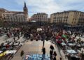 El evento reunió a decenas de personas para despedir el Carnaval en la Plaza Mayor. /AYUNTAMIENTO DE SEGOVIA